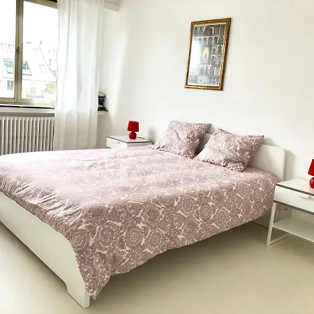 Spacious Flat In The Heart Of The Center! Ideal For A Family! *